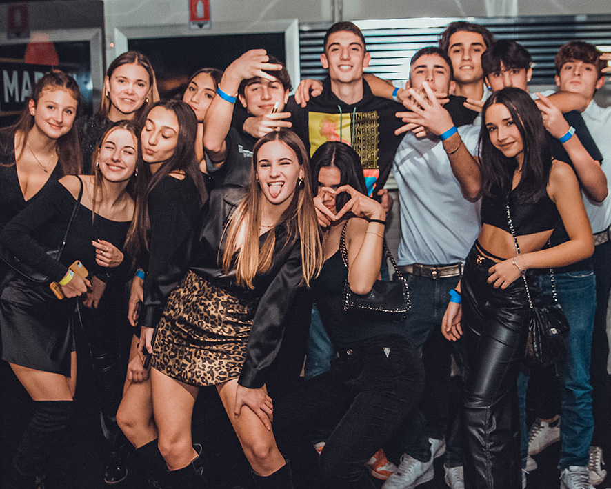 18-al-WHITE-LOUNGE_ragazzi.jpg